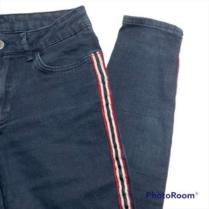 ZARA 5 pockets dark wash skinny leg jeans with side seam taping